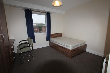 4 bedroom Flat to let in Spencer Street, Leamington Spa, CV31