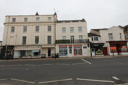 4 bedroom Flat to let in Spencer Street, Leamington Spa, CV31