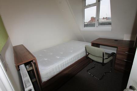 3 bedroom Flat to let in Spencer Street, Leamington Spa, CV31