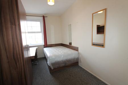 5 bedroom Flat to let in Tachbrook Road, Leamington Spa, CV31