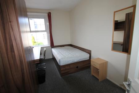 5 bedroom Flat to let in Tachbrook Road, Leamington Spa, CV31