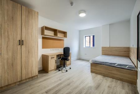 6 bedroom Flat to let in Bedford Street, Second Floor, Leamington Spa, CV32