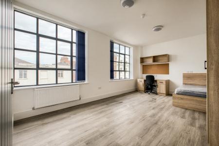 6 bedroom Flat to let in Bedford Street, Second Floor, Leamington Spa, CV32