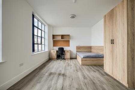 6 bedroom Flat to let in Bedford Street, Third Floor, Leamington Spa, CV32