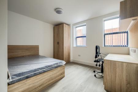 6 bedroom Flat to let in Bedford Street, Third Floor, Leamington Spa, CV32