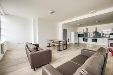 6 bedroom Flat to let in Bedford Street, Third Floor, Leamington Spa, CV32
