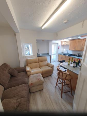 5 bedroom Flat to let in Brunswick Street, Leamington Spa, CV31