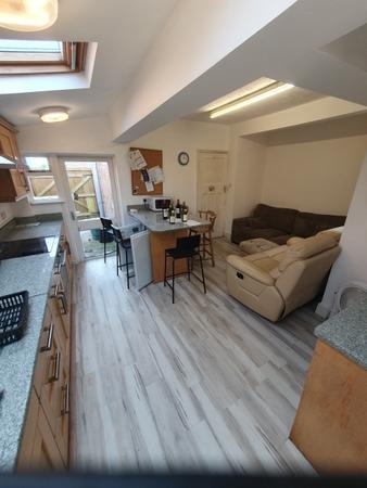 5 bedroom Flat to let in Brunswick Street, Leamington Spa, CV31