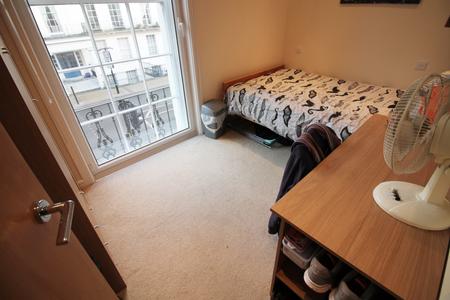 2 bedroom Flat to let in Clarendon Avenue, Leamington Spa, CV32