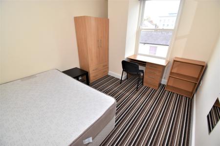 4 bedroom Flat to let in Clarendon Square, Leamington Spa, CV32