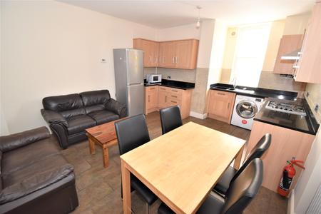 3 bedroom Flat to let in Clarendon Square, Leamington Spa, CV32