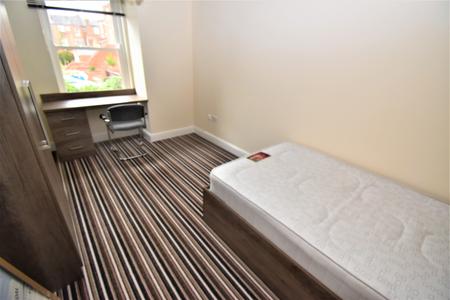 3 bedroom Flat to let in Clarendon Square, Leamington Spa, CV32