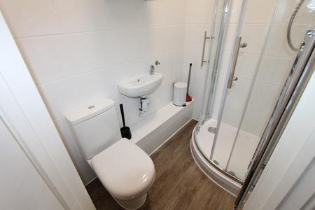 4 bedroom Flat to let in Clarendon Street, Leamington Spa, CV32