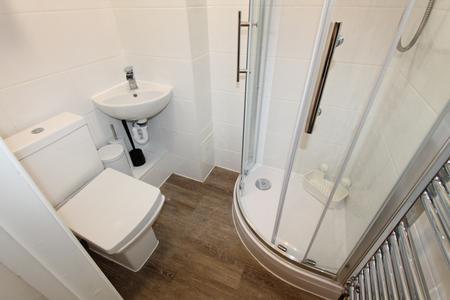 4 bedroom Flat to let in Clarendon Street, Leamington Spa, CV32