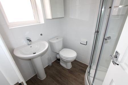 4 bedroom Flat to let in Clarendon Street, Leamington Spa, CV32