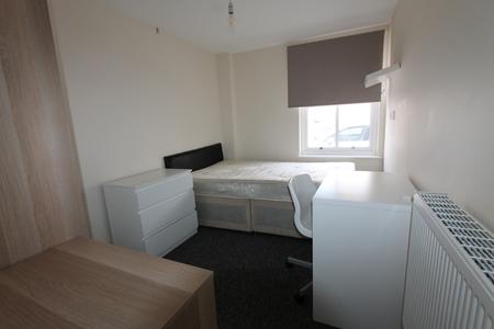 4 bedroom Flat to let in Clarendon Street, Leamington Spa, CV32