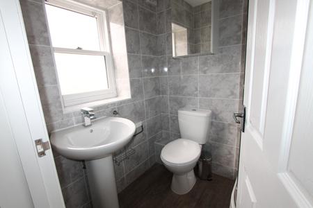 6 bedroom Flat to let in Clarendon Street, Leamington Spa, CV32
