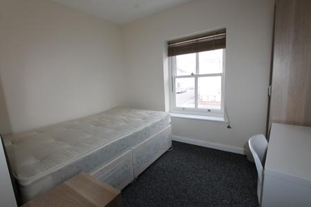 6 bedroom Flat to let in Clarendon Street, Leamington Spa, CV32