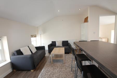 6 bedroom Flat to let in Clarendon Street, Leamington Spa, CV32