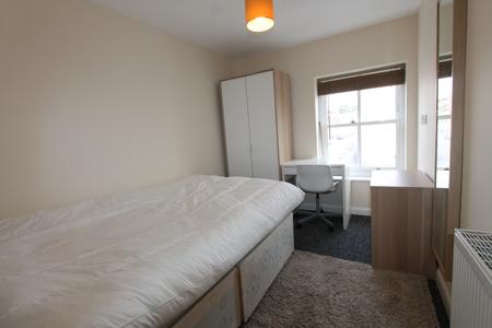 6 bedroom Flat to let in Clarendon Street, Leamington Spa, CV32