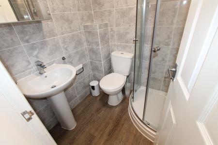 6 bedroom Flat to let in Clarendon Street, Leamington Spa, CV32
