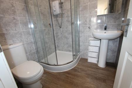 6 bedroom Flat to let in Clarendon Street, Leamington Spa, CV32