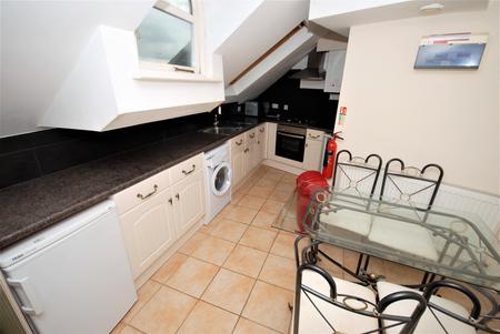 3 bedroom Flat to let in George Street, Leamington Spa, CV31