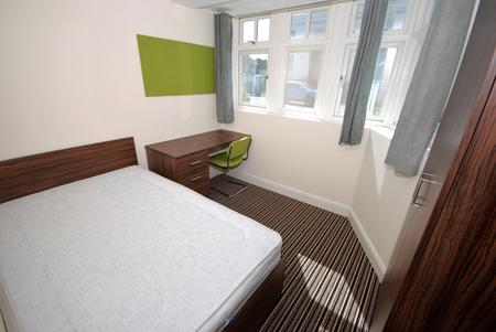 3 bedroom Flat to let in George Street, Leamington Spa, CV31