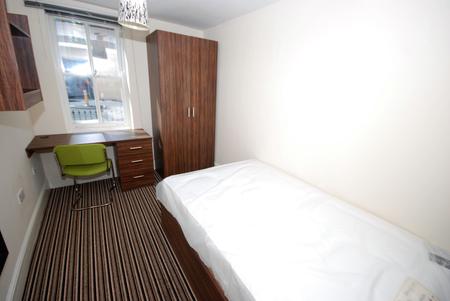 3 bedroom Flat to let in George Street, Leamington Spa, CV31