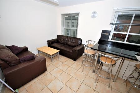 3 bedroom Flat to let in George Street, Leamington Spa, CV31