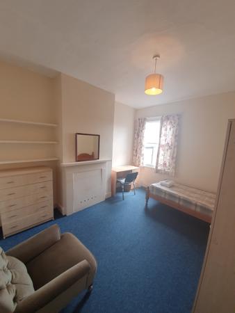 6 bedroom Flat to let in Leicester Street, Leamington Spa, CV32