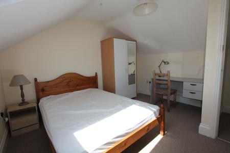 4 bedroom Flat to let in New Street, Leamington Spa, CV31
