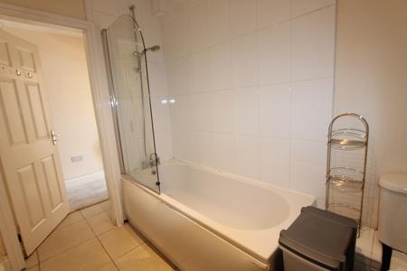 4 bedroom Flat to let in New Street, Leamington Spa, CV31