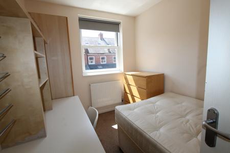 5 bedroom Flat to let in New Street, Leamington Spa, CV31