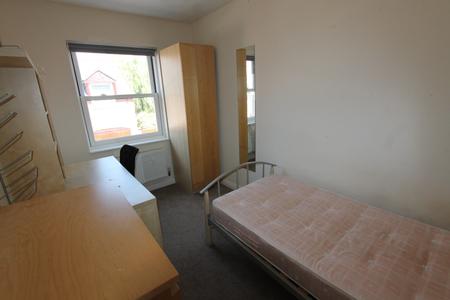 5 bedroom Flat to let in New Street, Leamington Spa, CV31