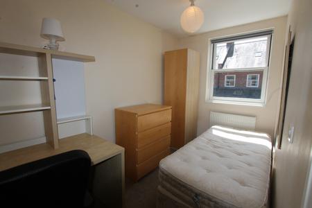 5 bedroom Flat to let in New Street, Leamington Spa, CV31