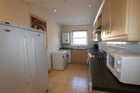 5 bedroom Flat to let in New Street, Leamington Spa, CV31