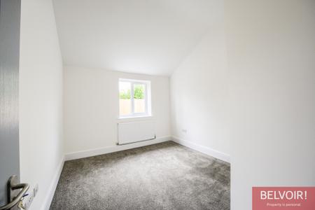 4 bedroom Flat to let in Rounds Hill, Kenilworth, CV8