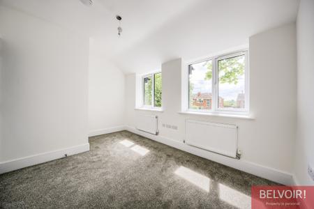 4 bedroom Flat to let in Rounds Hill, Kenilworth, CV8