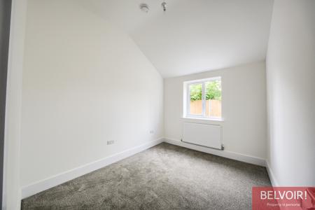 4 bedroom Flat to let in Rounds Hill, Kenilworth, CV8