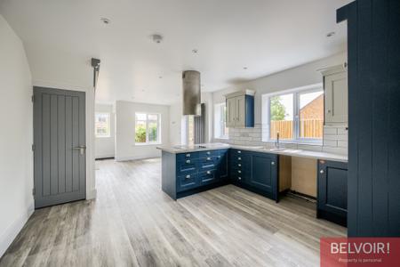 Rounds Hill, Kenilworth, CV8