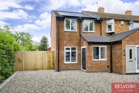 4 bedroom Flat to let in Rounds Hill, Kenilworth, CV8