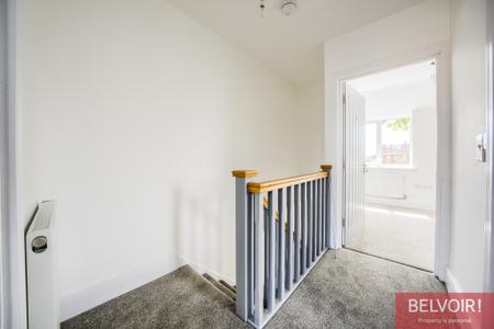 4 bedroom Flat to let in Rounds Hill, Kenilworth, CV8