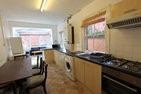 5 bedroom Flat to let in Rugby Road, Leamington Spa, CV32