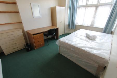 5 bedroom Flat to let in Rugby Road, Leamington Spa, CV32