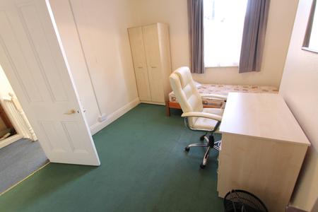 5 bedroom Flat to let in Rugby Road, Leamington Spa, CV32