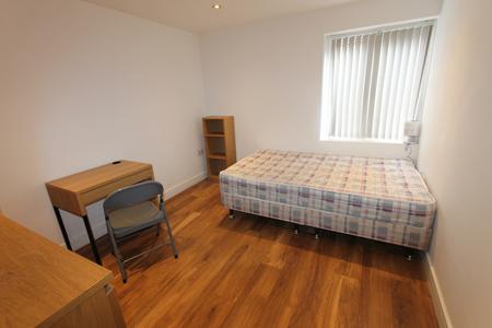 2 bedroom Flat to let in Russell Terrace, Leamington Spa, CV31
