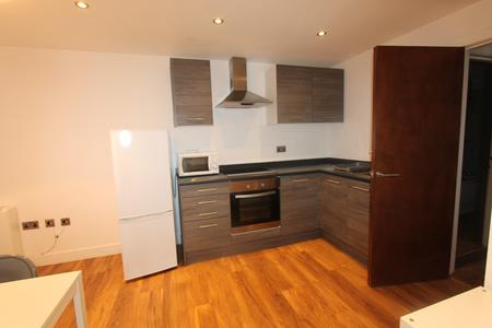 2 bedroom Flat to let in Russell Terrace, Leamington Spa, CV31
