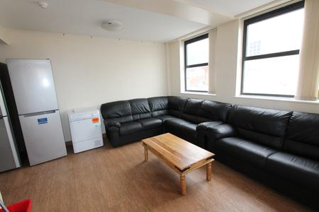 9 bedroom Flat to let in Warwick Street, Leamington Spa, CV32