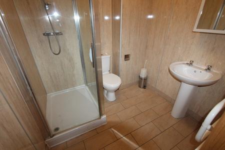 9 bedroom Flat to let in Warwick Street, Leamington Spa, CV32